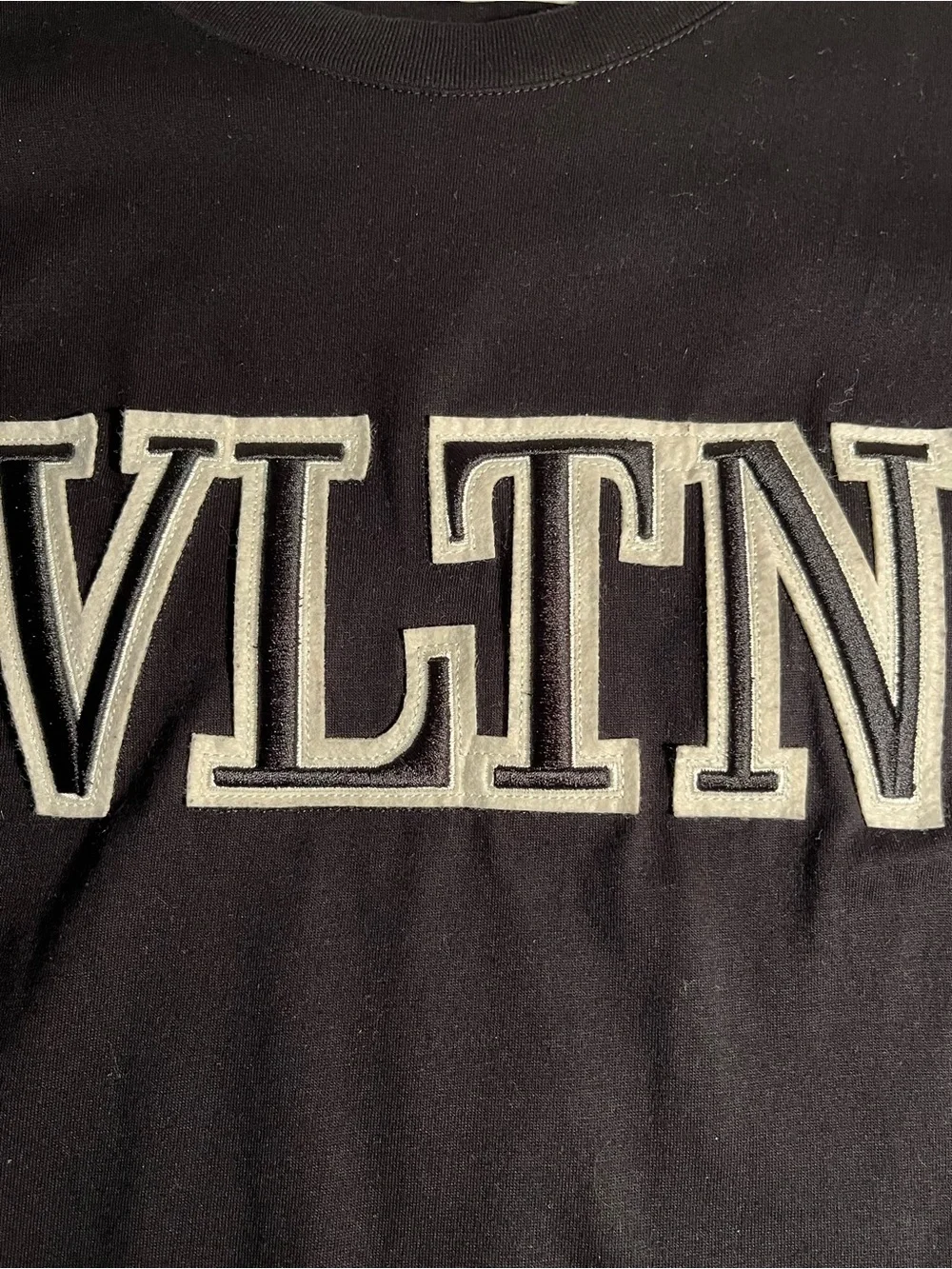 MENS - VALENTINO -  VLTN Logo Embroidered  t-Shirt 👽👽 size L